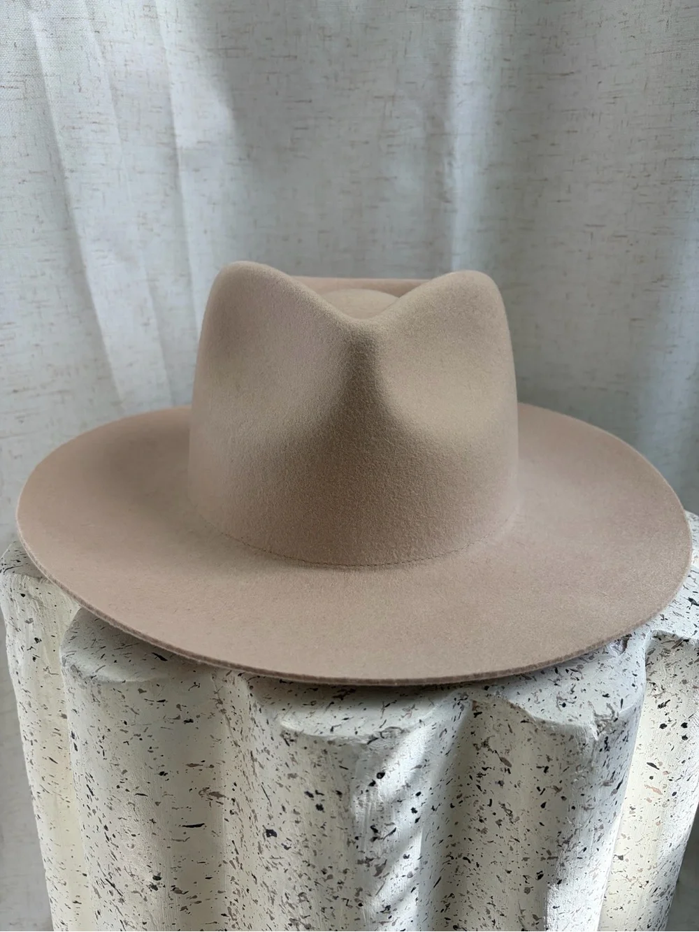 Gigi Pip Cream 3